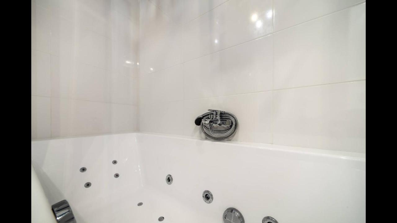 Lviv Apartments エクステリア 写真